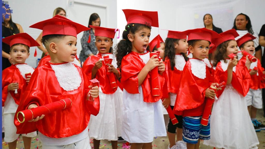 A alegria tomou contas das crianças da Creche Alegria de Viver.